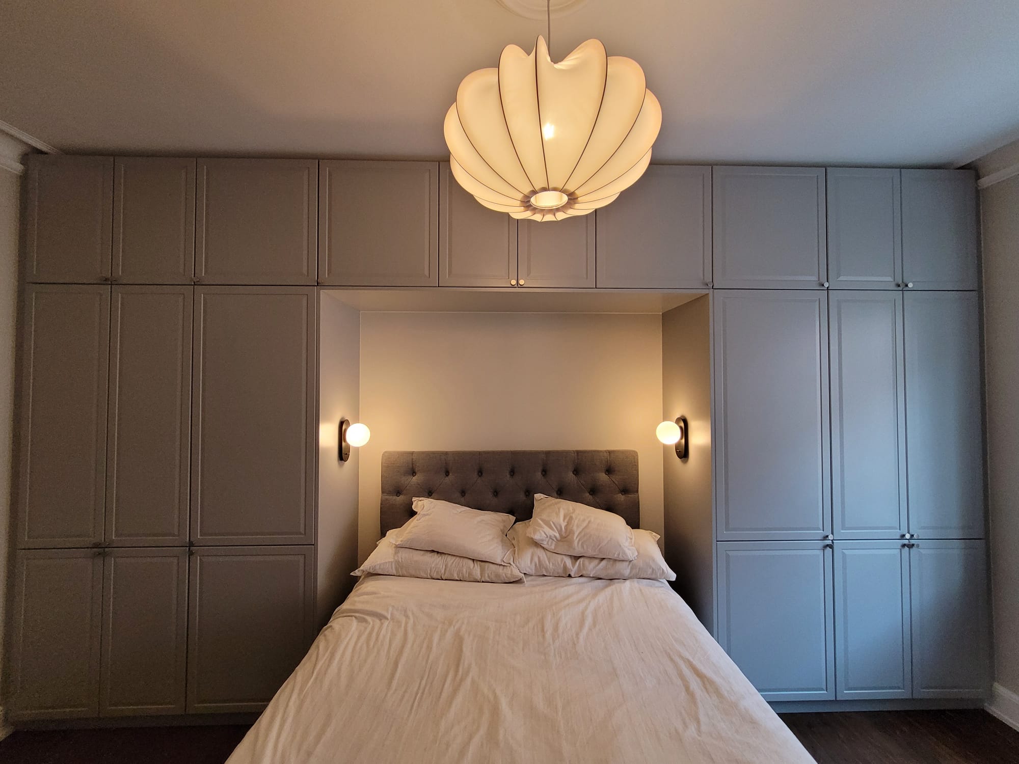 Unika Platsbyggda Garderober I Stockholm: Stil & Funktion Perfekt